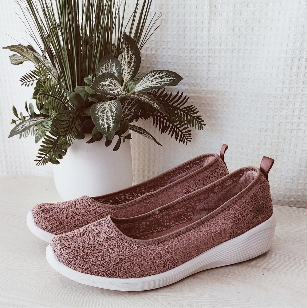Sketchers Air Cooled Memory Foam Slip-ons Lace Upper Shoes, Mauve Size 10